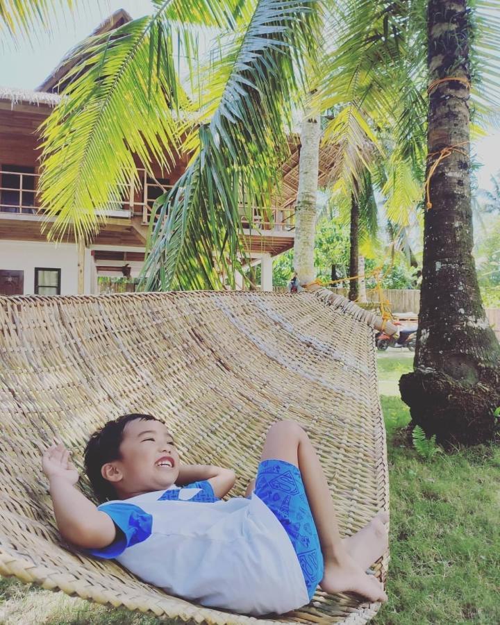 Siargao Sunflower Suites General Luna  Exterior photo