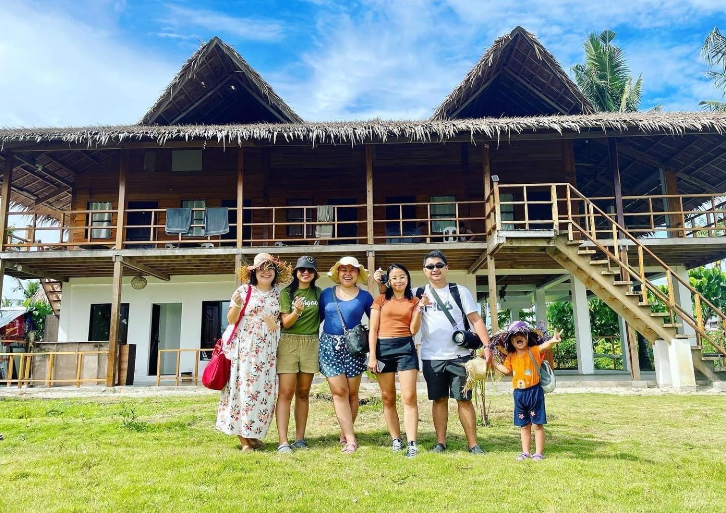 Siargao Sunflower Suites General Luna  Exterior photo