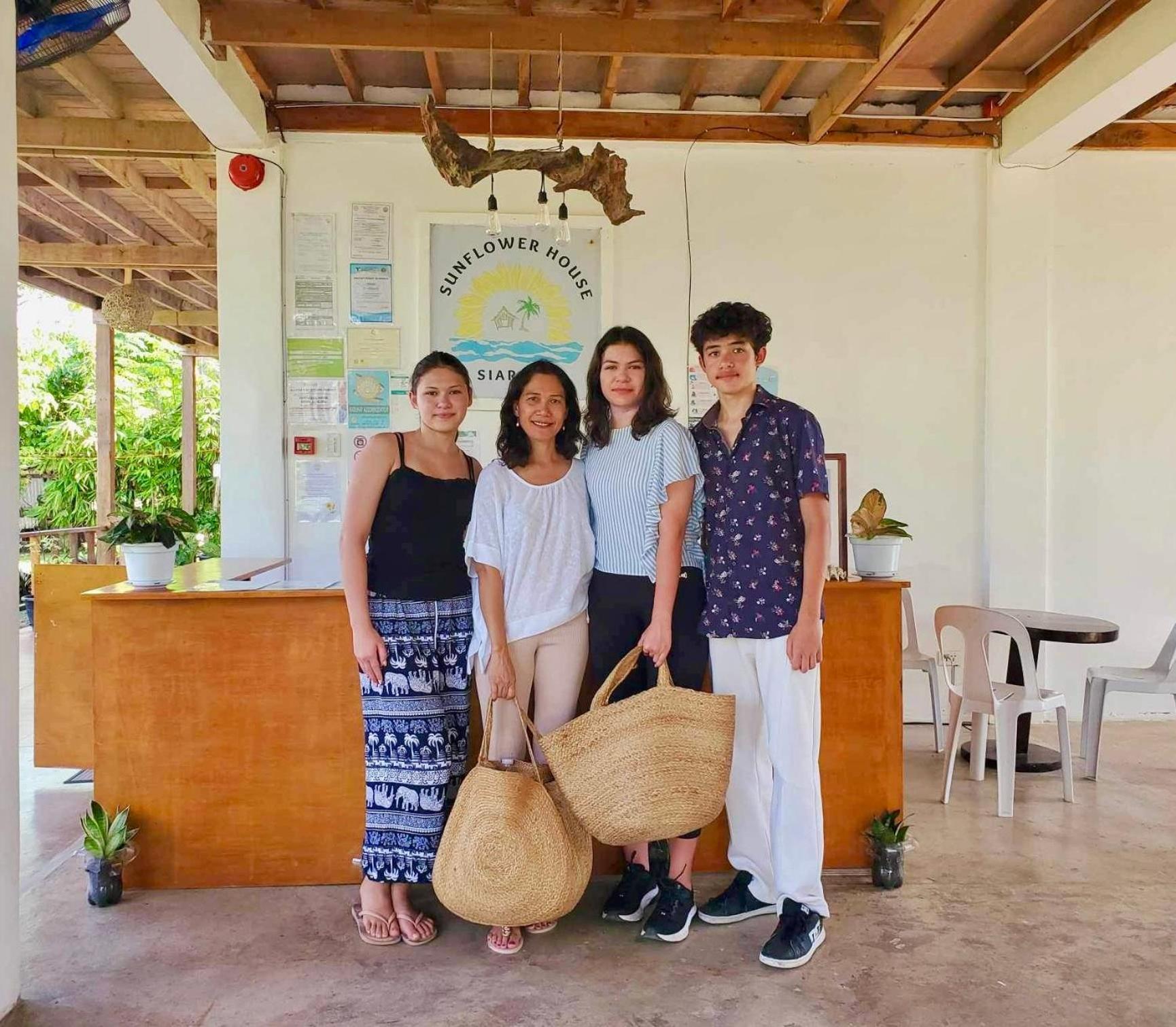 Siargao Sunflower Suites General Luna  Exterior photo
