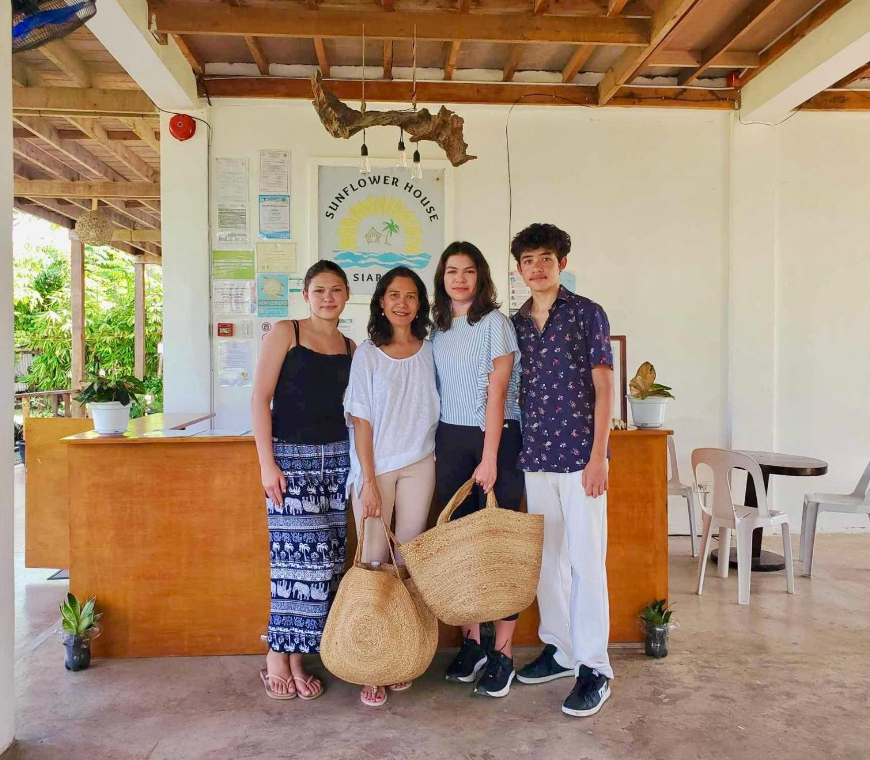 Siargao Sunflower Suites General Luna  Exterior photo